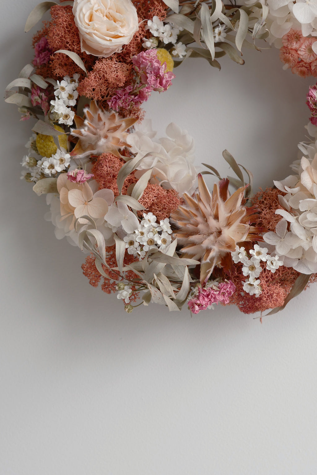 Reindeer Moss Blush Wreath — Dried Flower & Botanical Wall Wreath